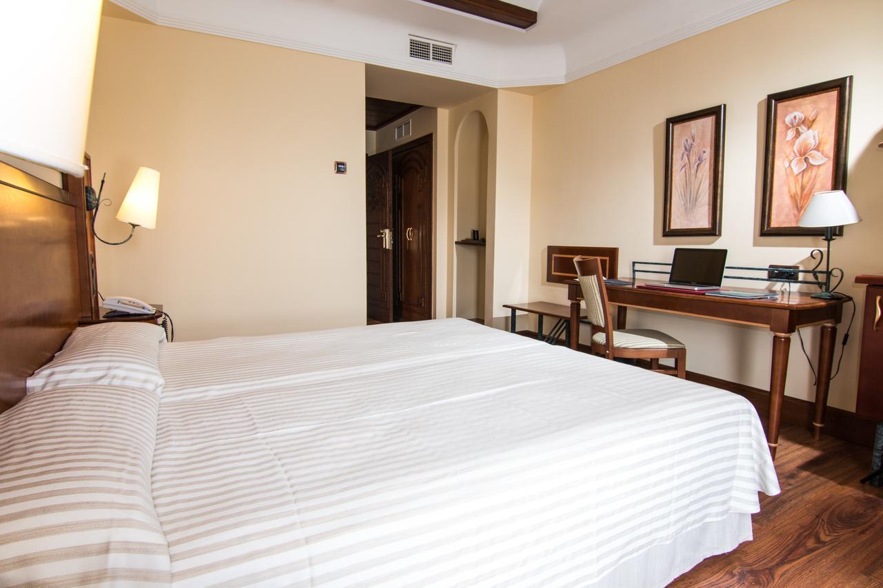 Hotel Abades גואדיקס מראה חיצוני תמונה